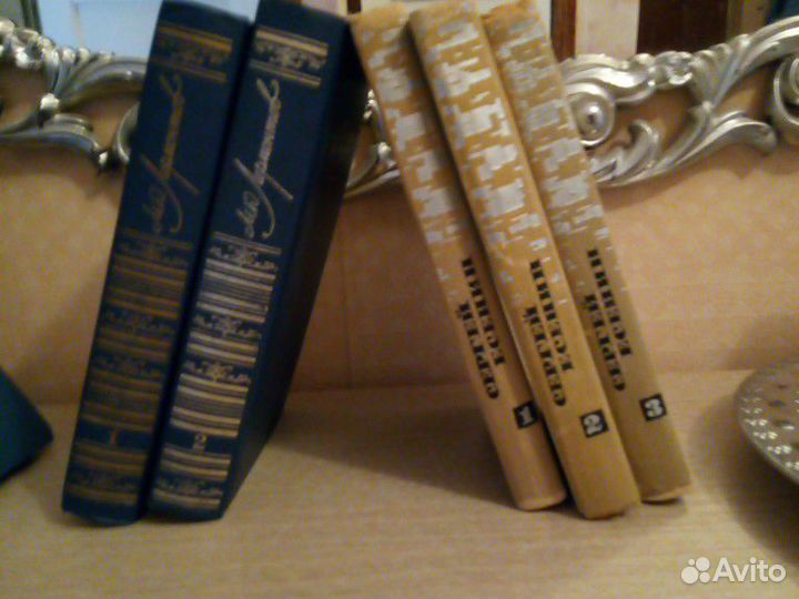 Книги детективы Чехов Есенин Собрание сочинений