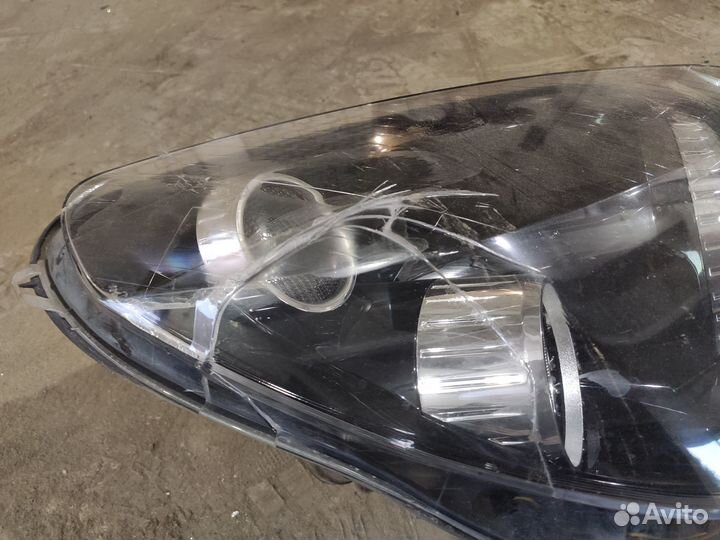 Фара правая ксеноновая стекло разбито Opel Astra H