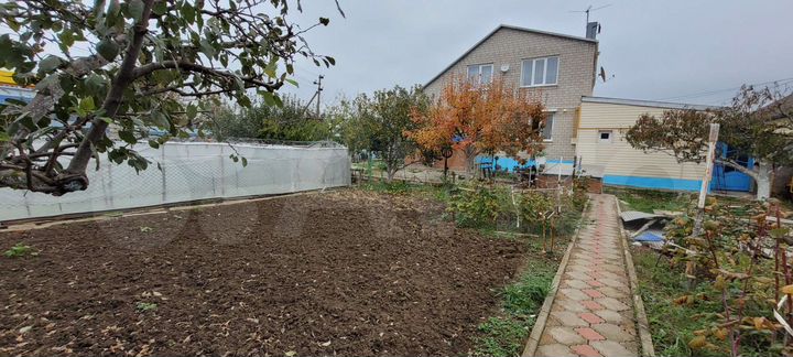 Дом 193,9 м² на участке 9,4 сот.