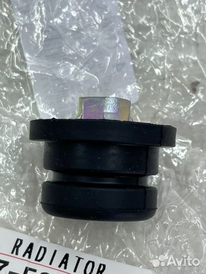 Подушка радиатора Toyota Land Cruiser 200