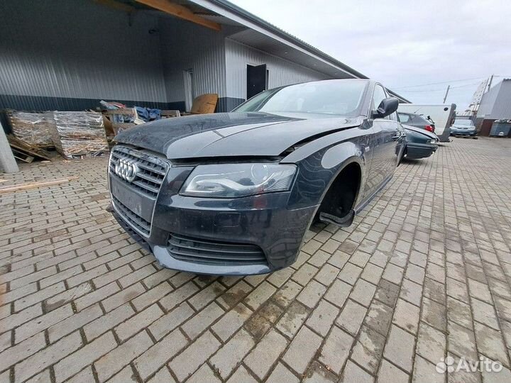 Кожух рулевой колонки Audi A4