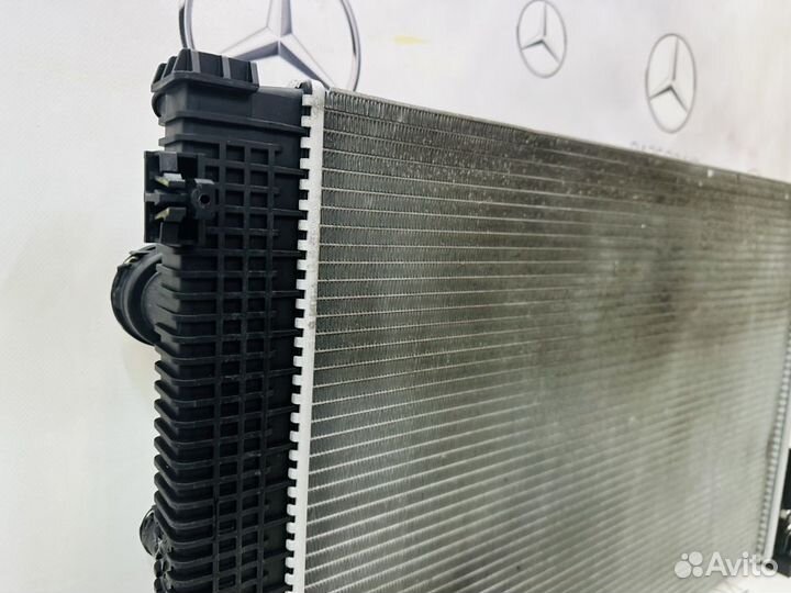 Радиатор охлаждения двигателя A 204 500 22 03