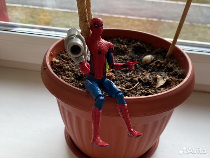 Человек паук фигурка
