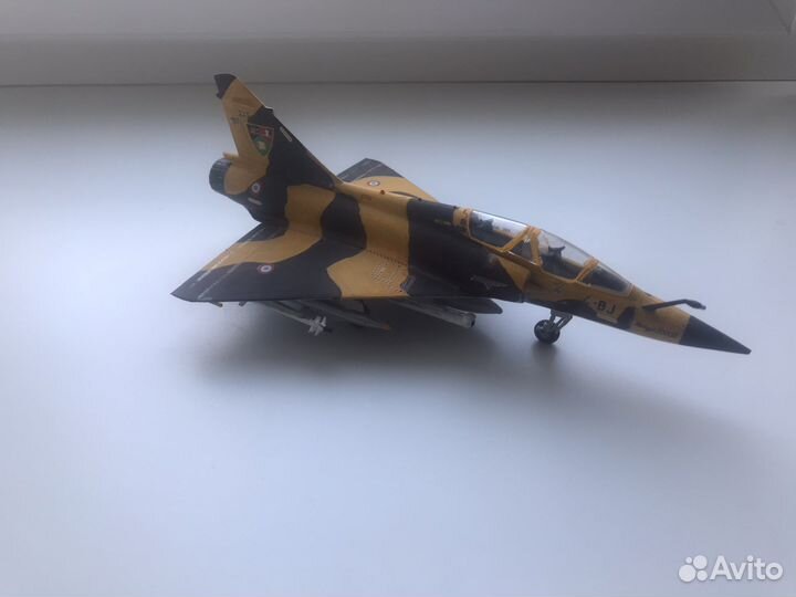 Модель самолета Mirage 2000