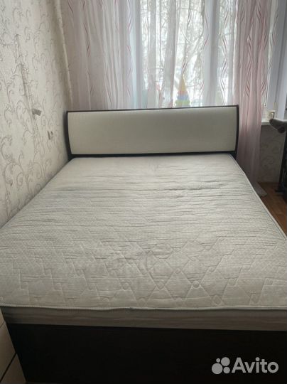 Кровать двухспальная