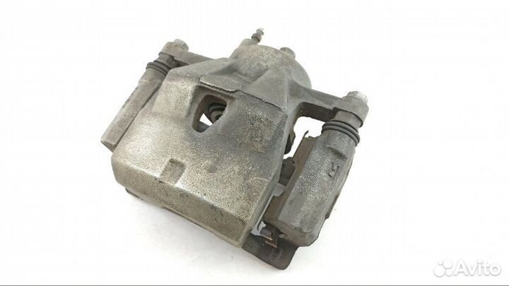 Суппорт передний правый Toyota Vitz SCP90 2007