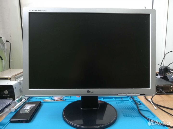 Монитор LG flatron w1942s