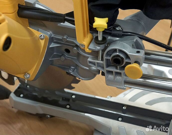 Пила торцово-усовочная Энкор Корвет 8-310С