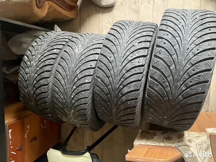 Goodyear UltraGrip Extreme 235/45 R17 94T