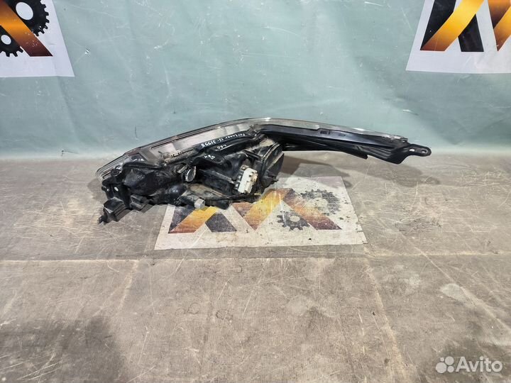 Тойота Фортунер 2015- Фара правая LED 31998