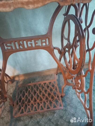 Продам ножную швейную машинку Зингер