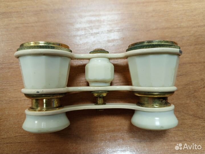 Бинокль театральный