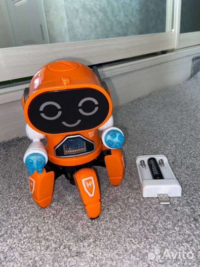 Танцующая игрушка - робот на аккумуляторах