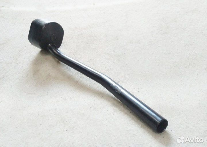 Направляющая масляного щупа LADA 2131 5 дверей 1.7