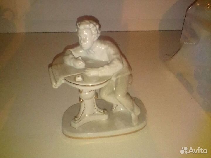 Статуэтка Лфз Пушкина