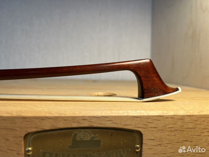 Виолончельный смычок