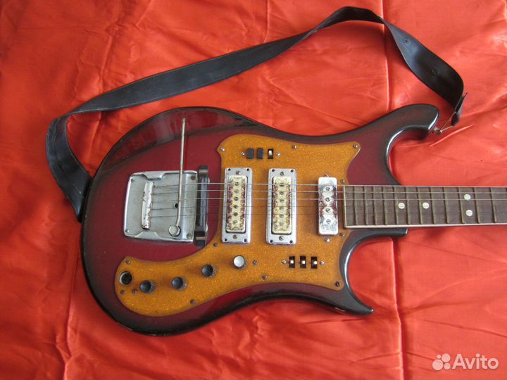 Советская электрогитара урал