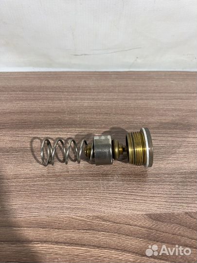 Термостат масла BMW N63B44 оригинал