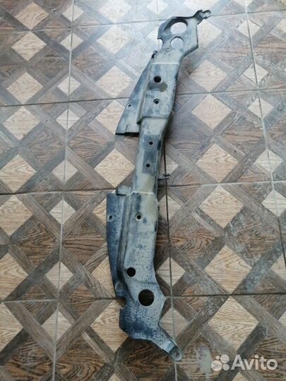 Накладка на телевизор Nissan Tiida C11 HR16DE