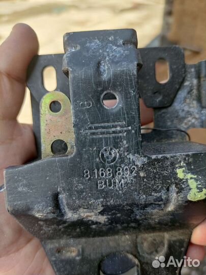 Замок багажника BMW 5 e39 универсал