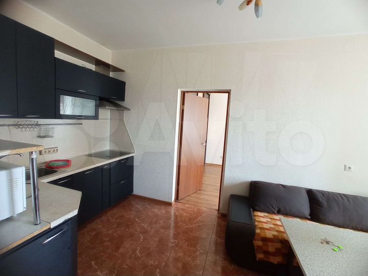 2-к. квартира, 45 м², 1/17 эт.