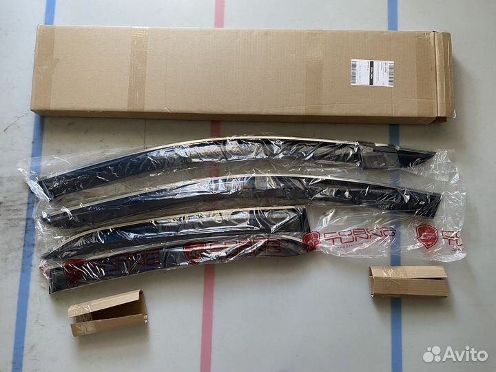 Дефлекторы боковых окон на Toyota Camry