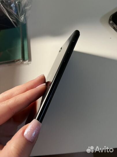 iPhone SE (2020), 64 ГБ