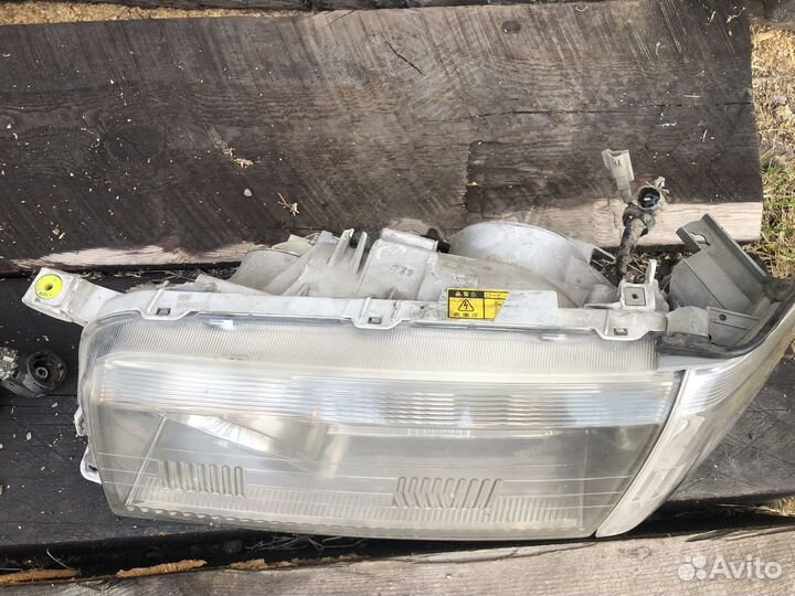 Фара левая ксенон