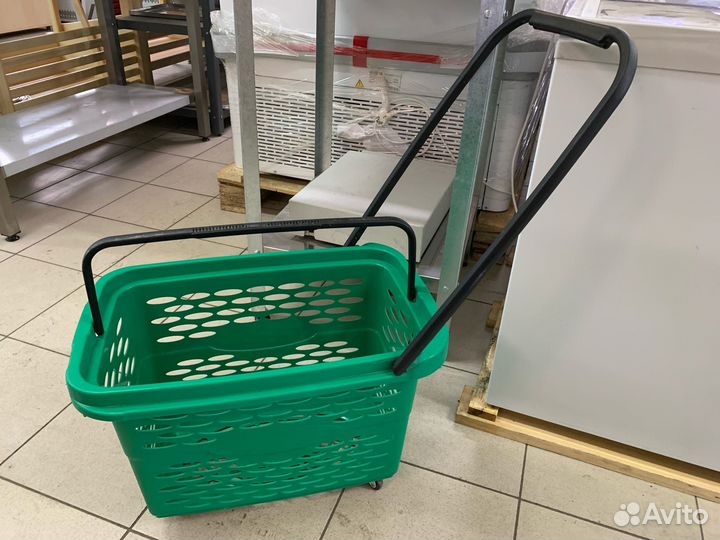 Корзинка-пластиковая на колесах
