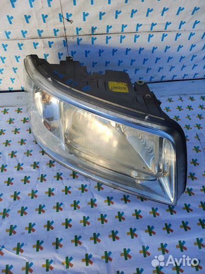 Фара передняя правая Volkswagen Transporter T5