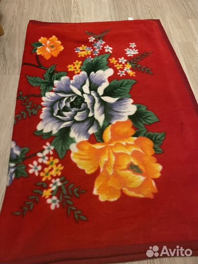 Пледы и покрывало бу