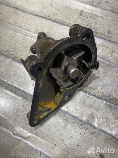 Помпа термостата Hyundai Elantra XD G4ED 1 2005