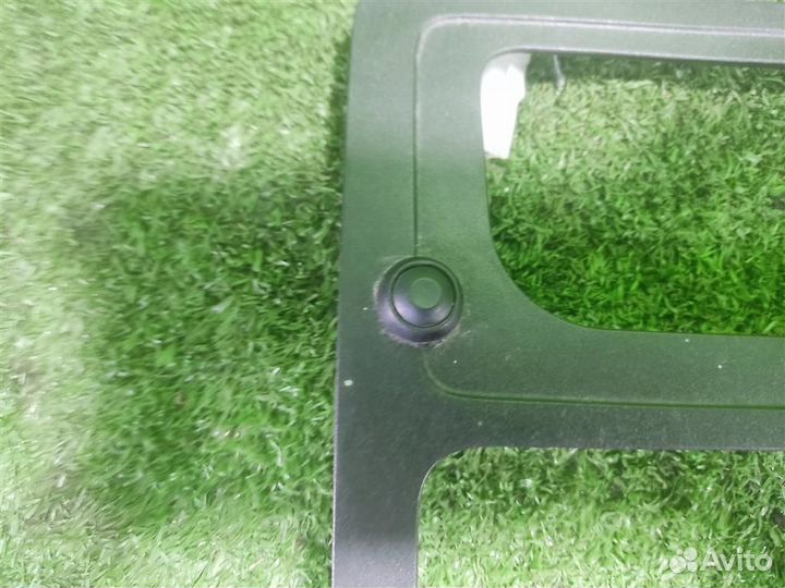 Рамка магнитолы volkswagen Caddy 3 2013