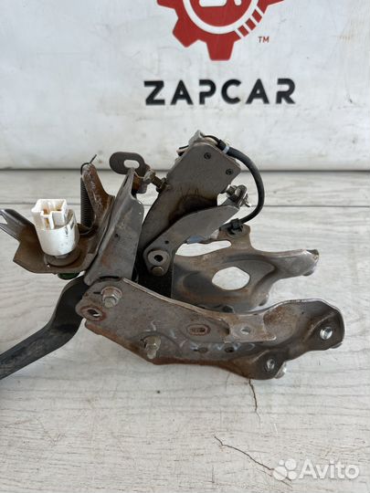 Toyota Camry v50 Педаль тормоза