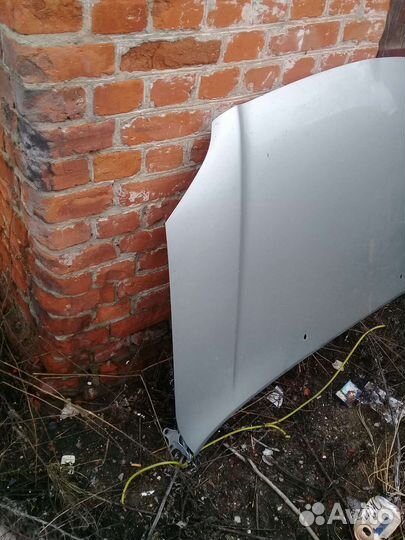 Капот Toyota Avensis 2