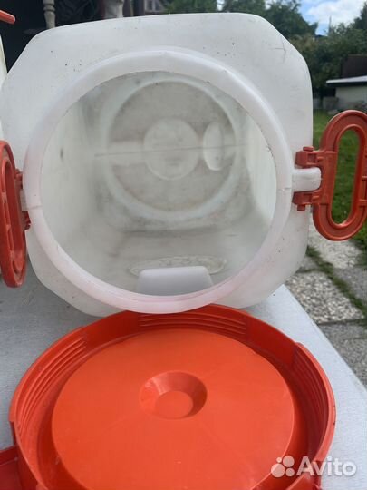 Канистра пластиковая 30 литров б/у