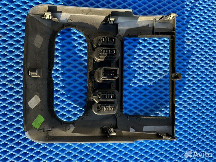 Накладка центральной консоли Nissan Almera g15