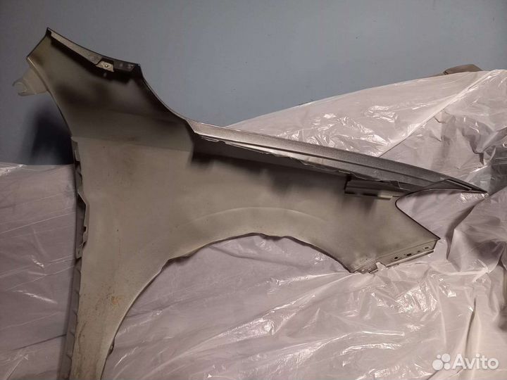 Крыло переднее левое