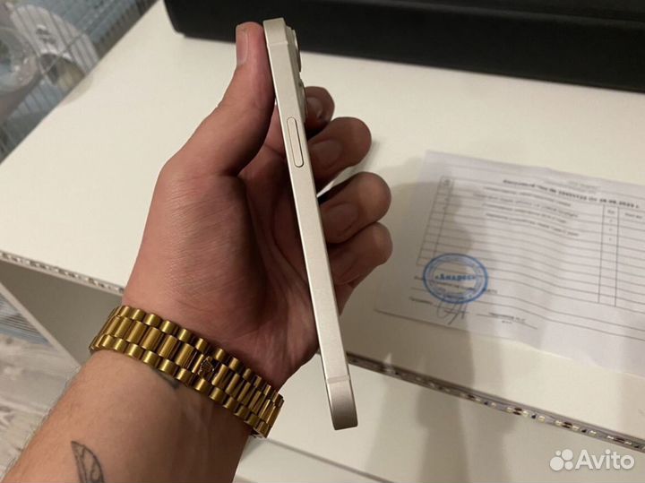 Телефон iPhone 14