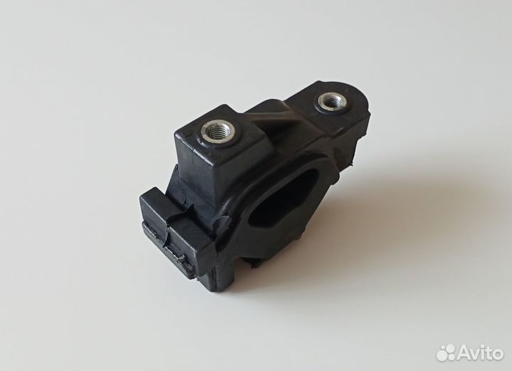 Fit 01-07 (4WD) задняя подушка двигателя