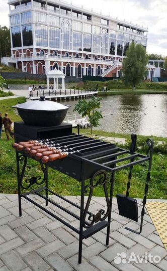 Мангал С кованными ножками