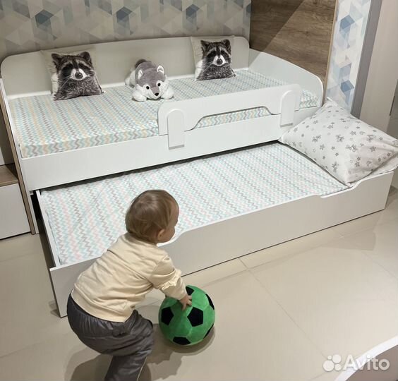 Двухъярусная кровать детская