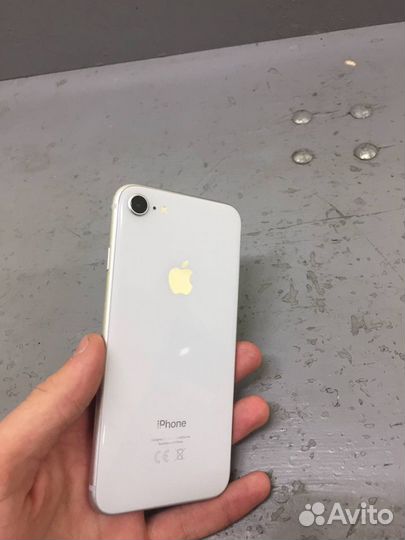 iPhone 8, 64 ГБ