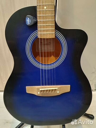 Акустическая гитара