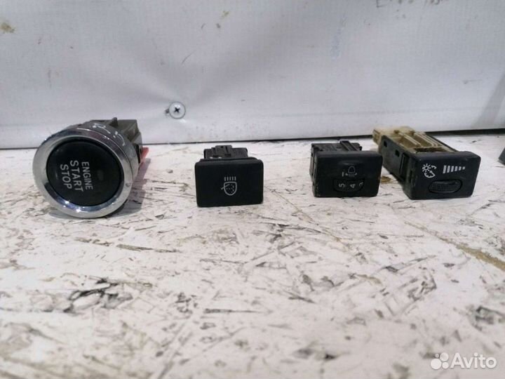 Кнопки салонные Toyota Rav4 XA30