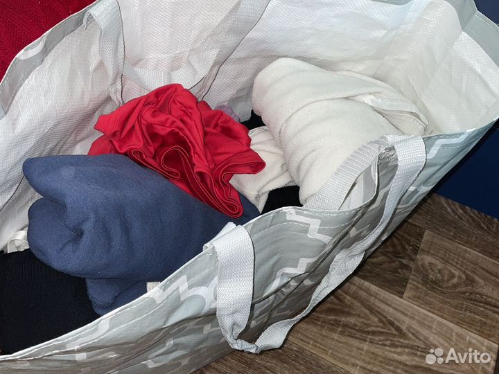 Отдам бесплатно женские вещи пакетом