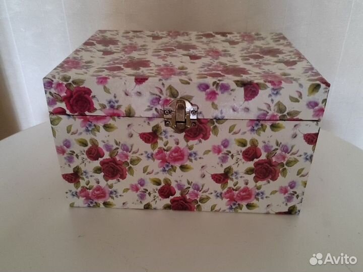 Чашки с блюдцем в подарочной коробке