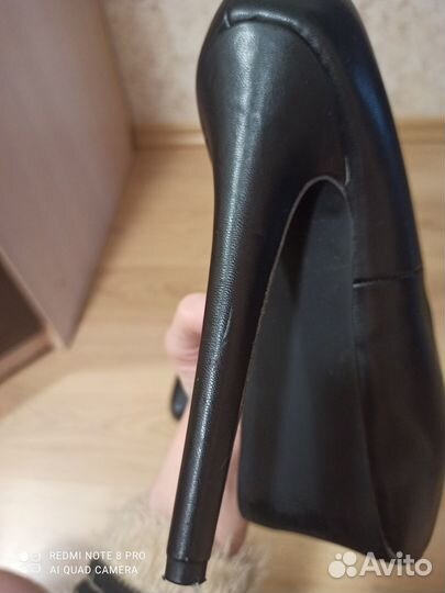 Кожаные чёрные туфли на высоком каблуке 36 размер