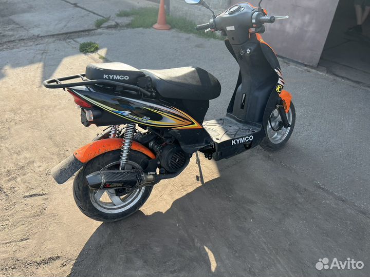 Продам скутер (мопед)