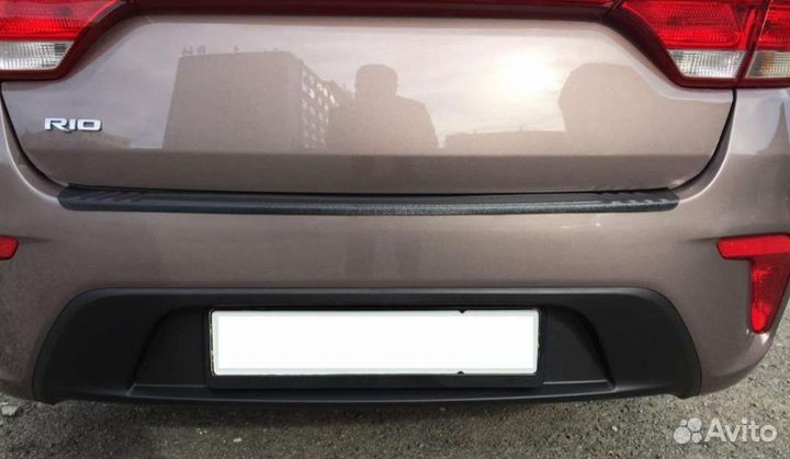 Накладка на задний бампер Kia Rio 4